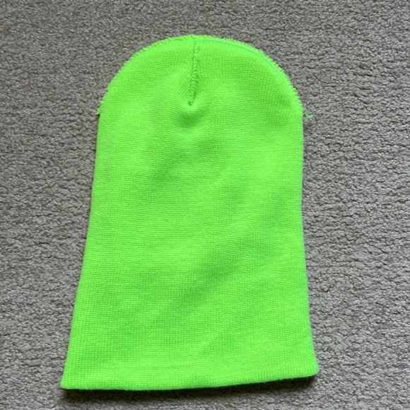 Neon yellow toque - Picture 8 of 8